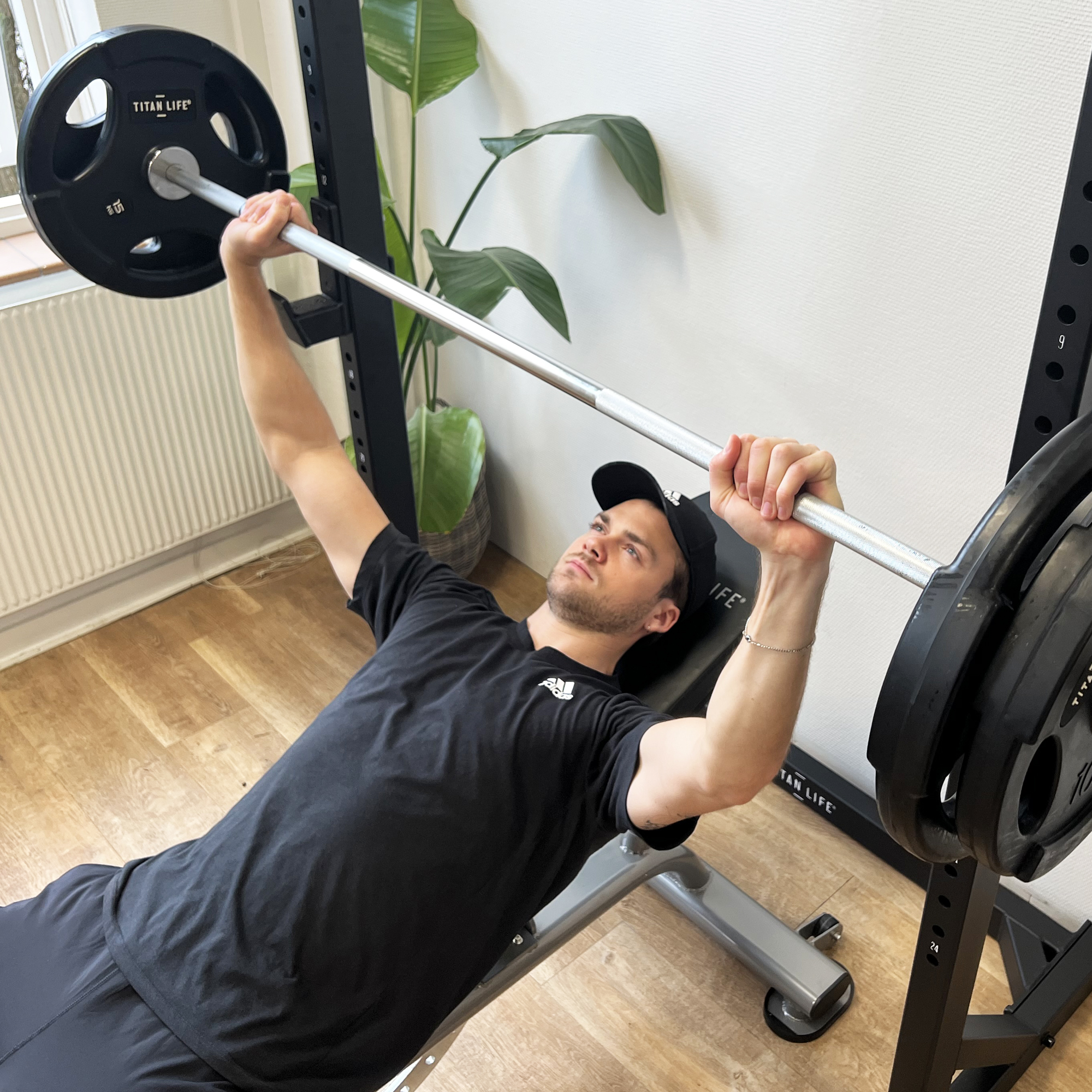 TITAN LIFE PRO Functional Training Bar 10 Kg