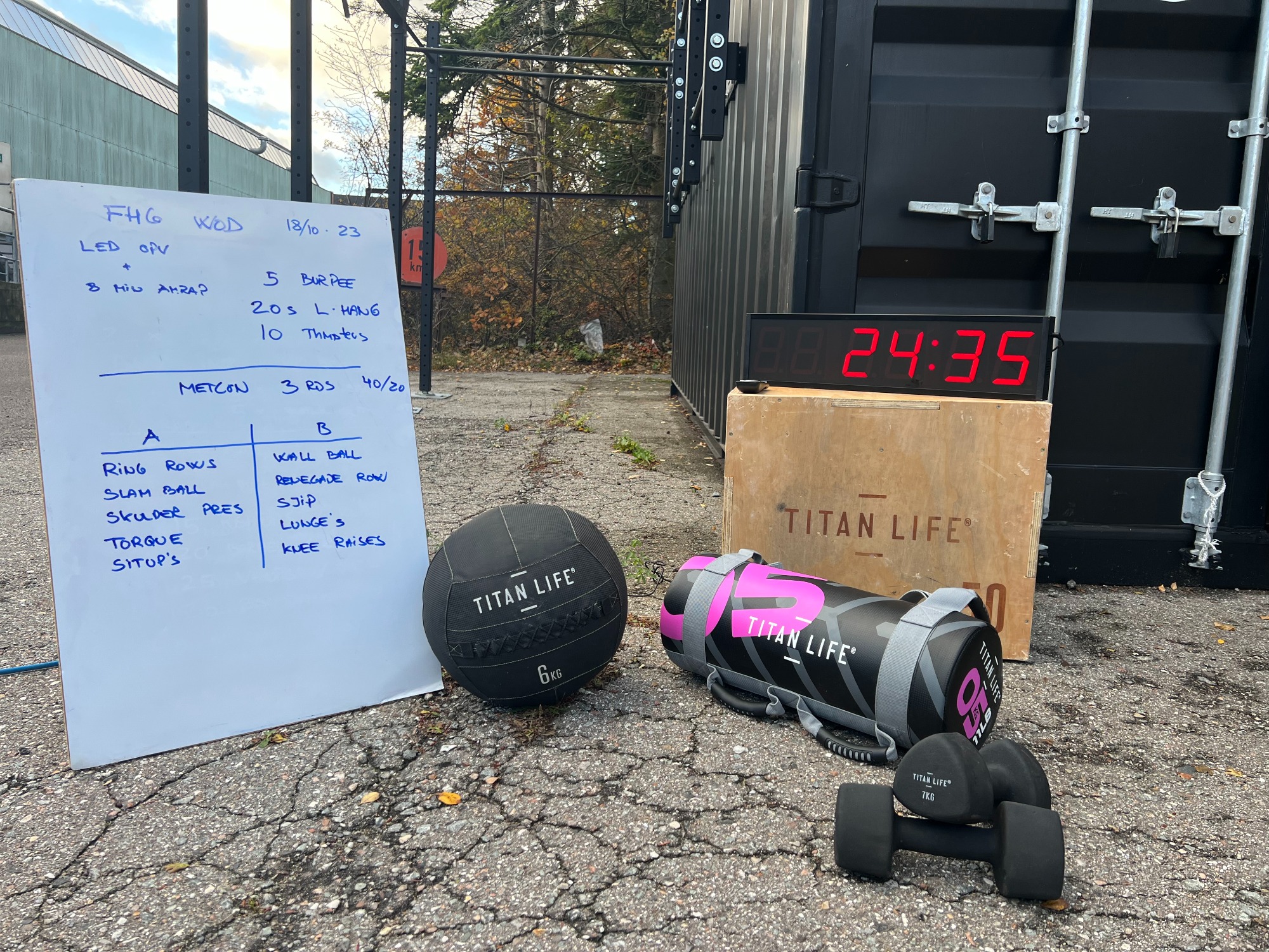 TITAN LIFE PRO Timer Gym Incl. Remote