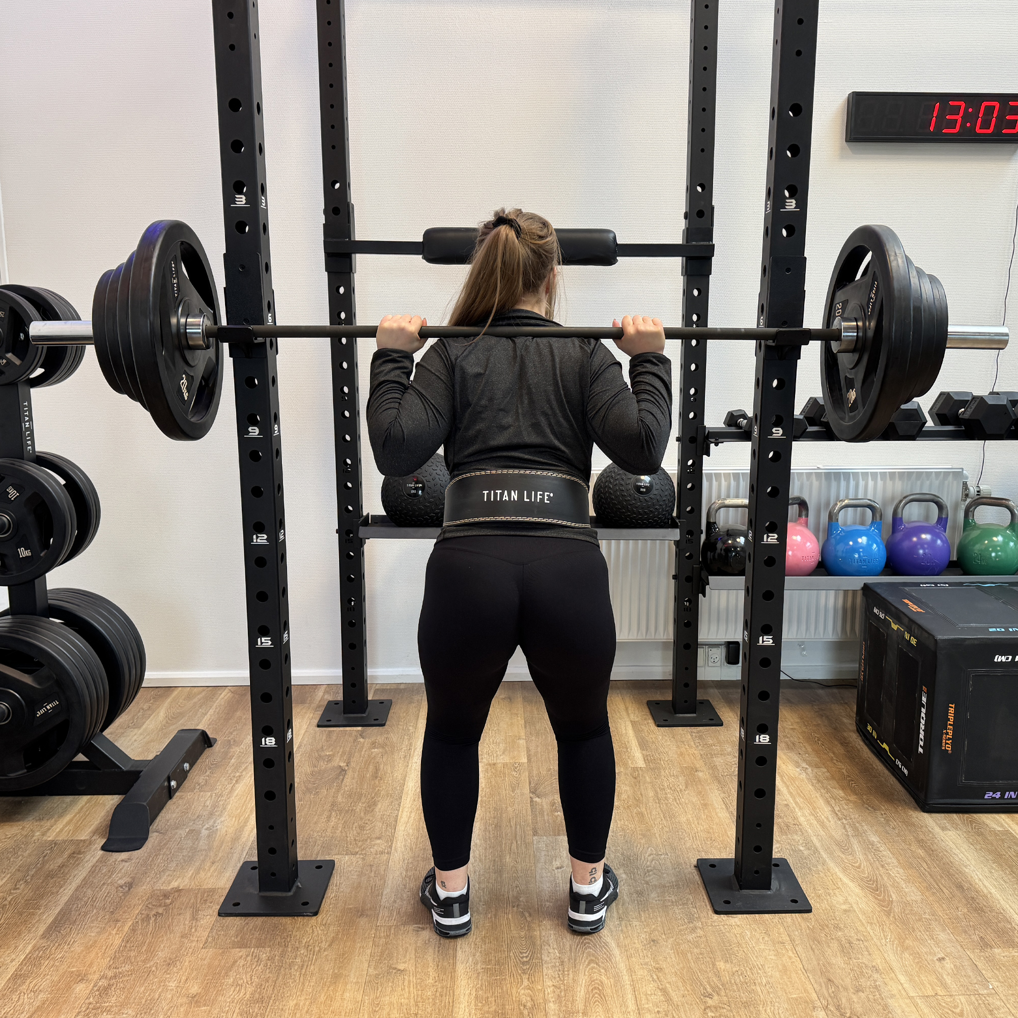 TITAN LIFE PRO Weightlifting Belt, 79 - 105 cm